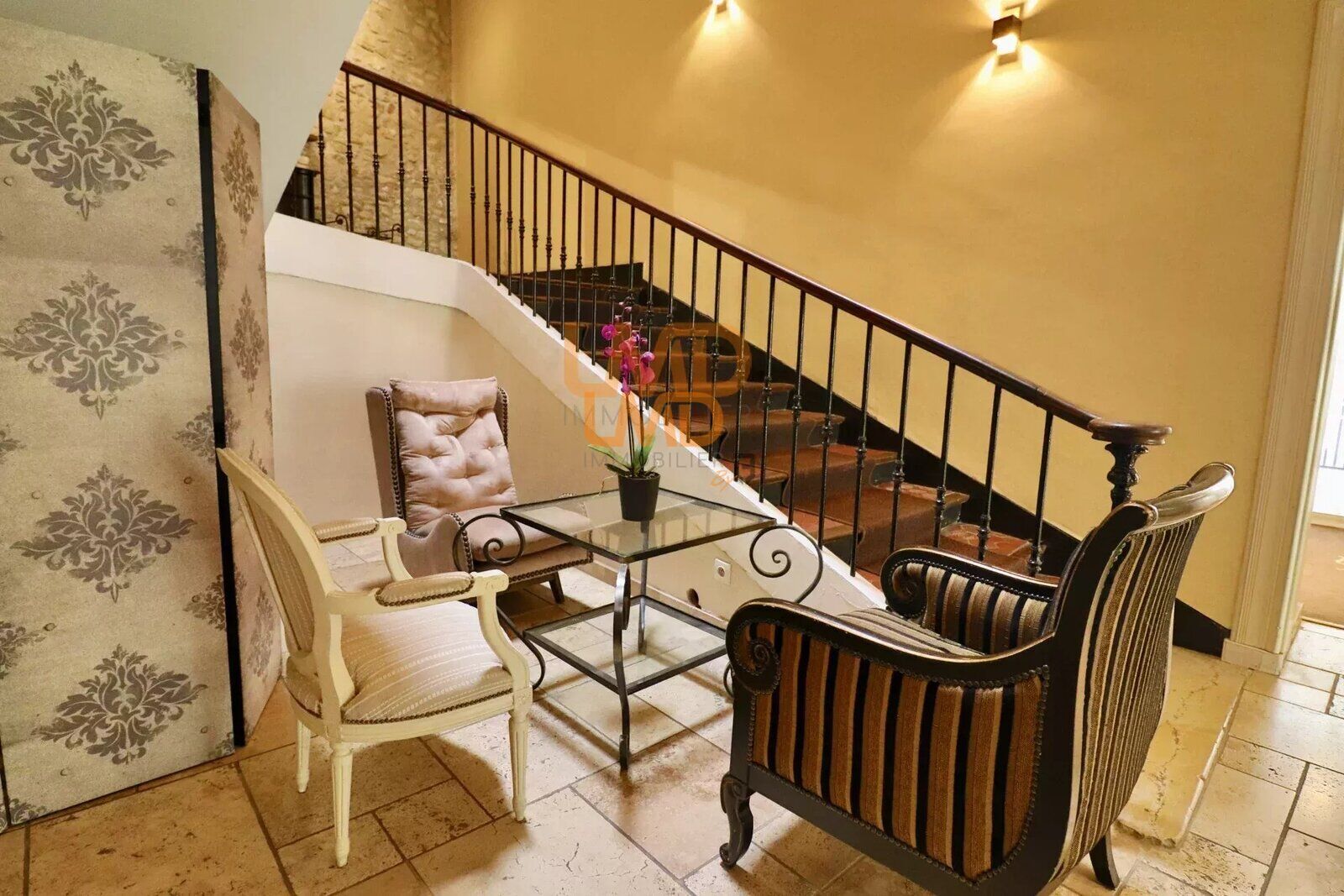 Proche Aix en Provence - Fonds de commerce Hotellerie  - 48351812-6084-461c-8672-7fa2284e80bd