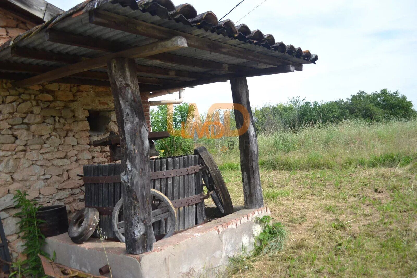 Corp DE Ferme Avec Terrain - 3512445d-6e4b-429e-8e2b-27f677781913