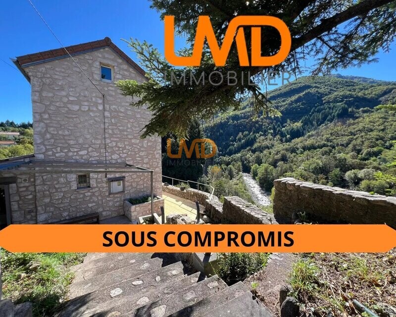 Thueyts : Authentique maison en pierre au coeur de 9000m2 terrain. - c55c960a-790a-4d6b-9413-997f334ab9eb