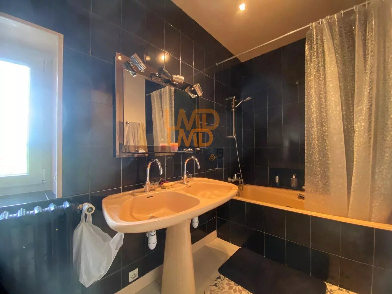 Maison de bourg - T5 - Cour- Proche Commodités - - cad8f23a-81ac-40e2-a9d1-4a985b7472e7