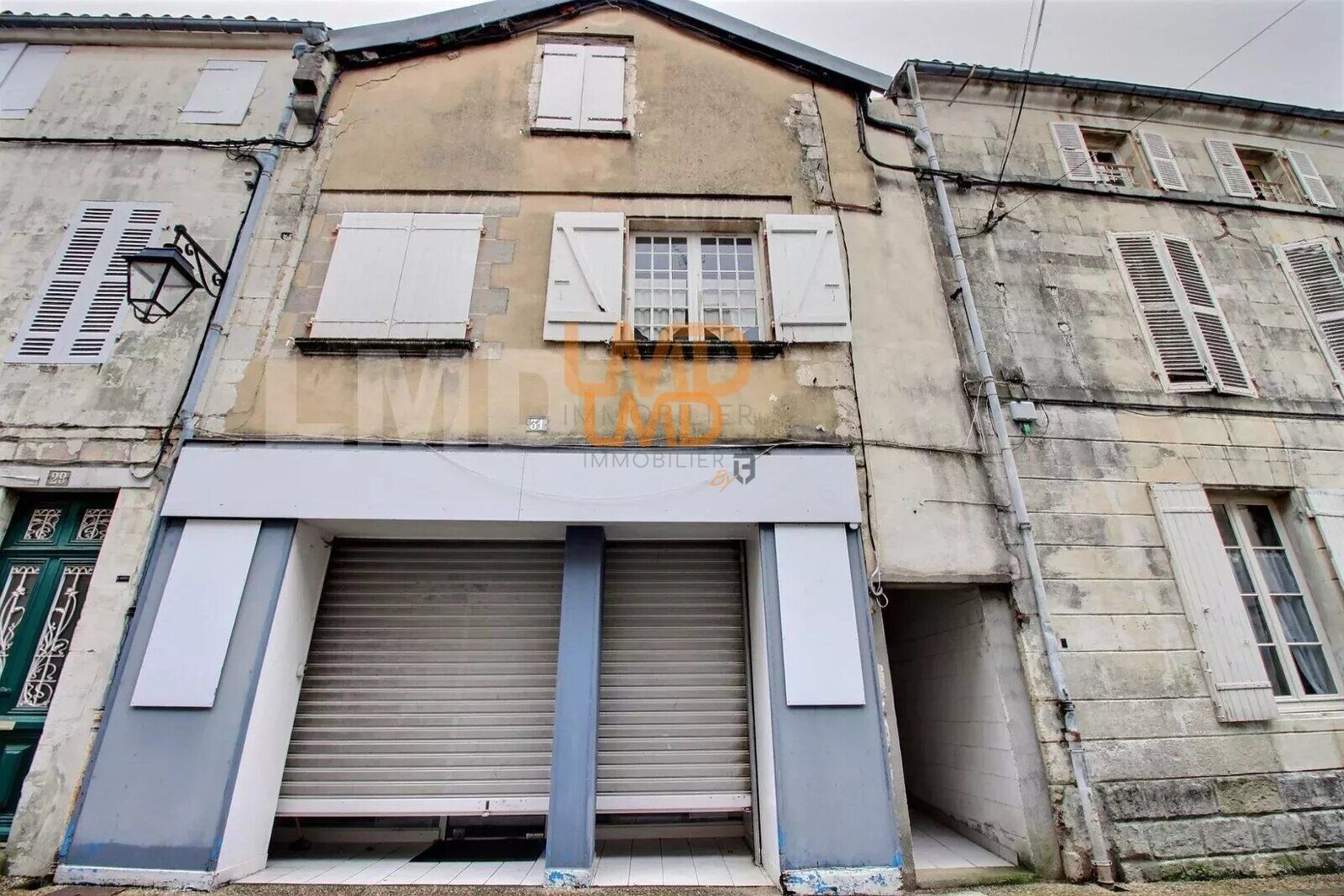 Immeuble avec 5 appartements - 47c702dd-bd43-4682-8c10-26946bfe10de
