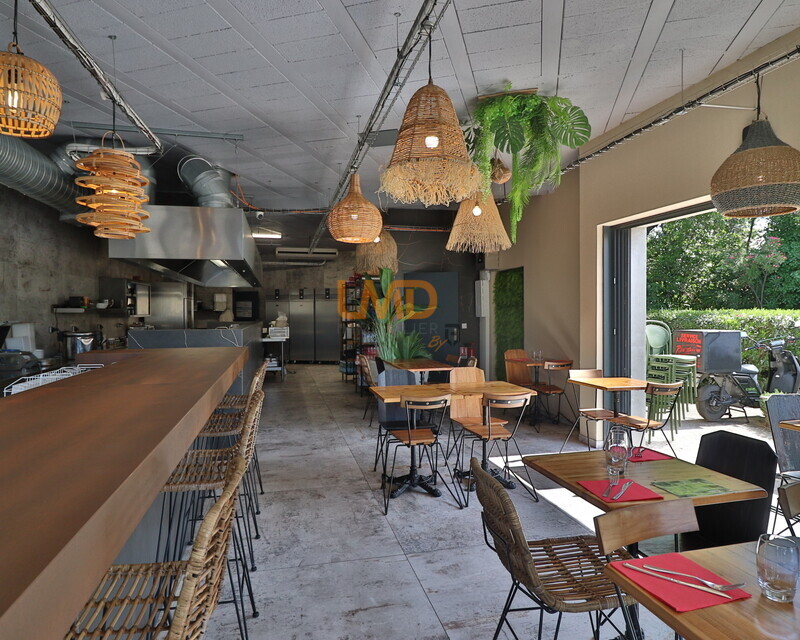 Droit au Bail- Restauration ou autres activités - Terrasse et Parking - Img 2153