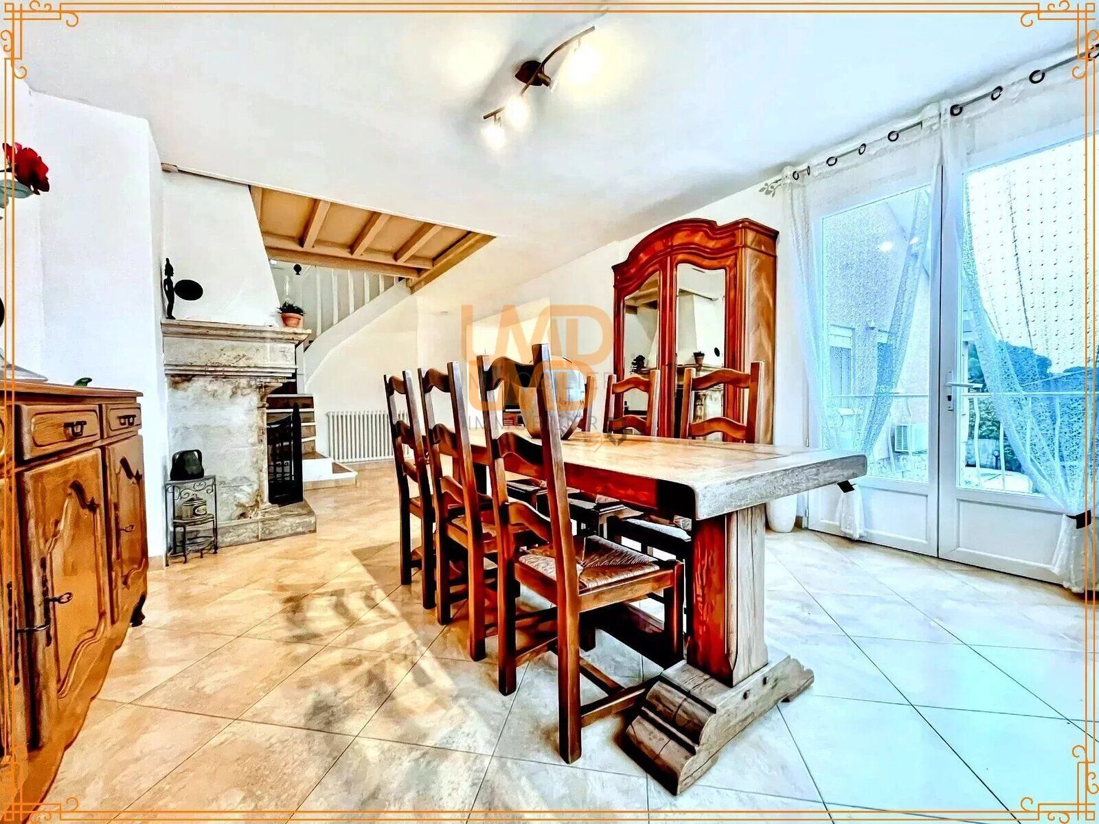 Élégante villa 176 m², piscine, 3 grands garages, appartement  - 042153b7-7e32-4a2f-a944-946c1e762993