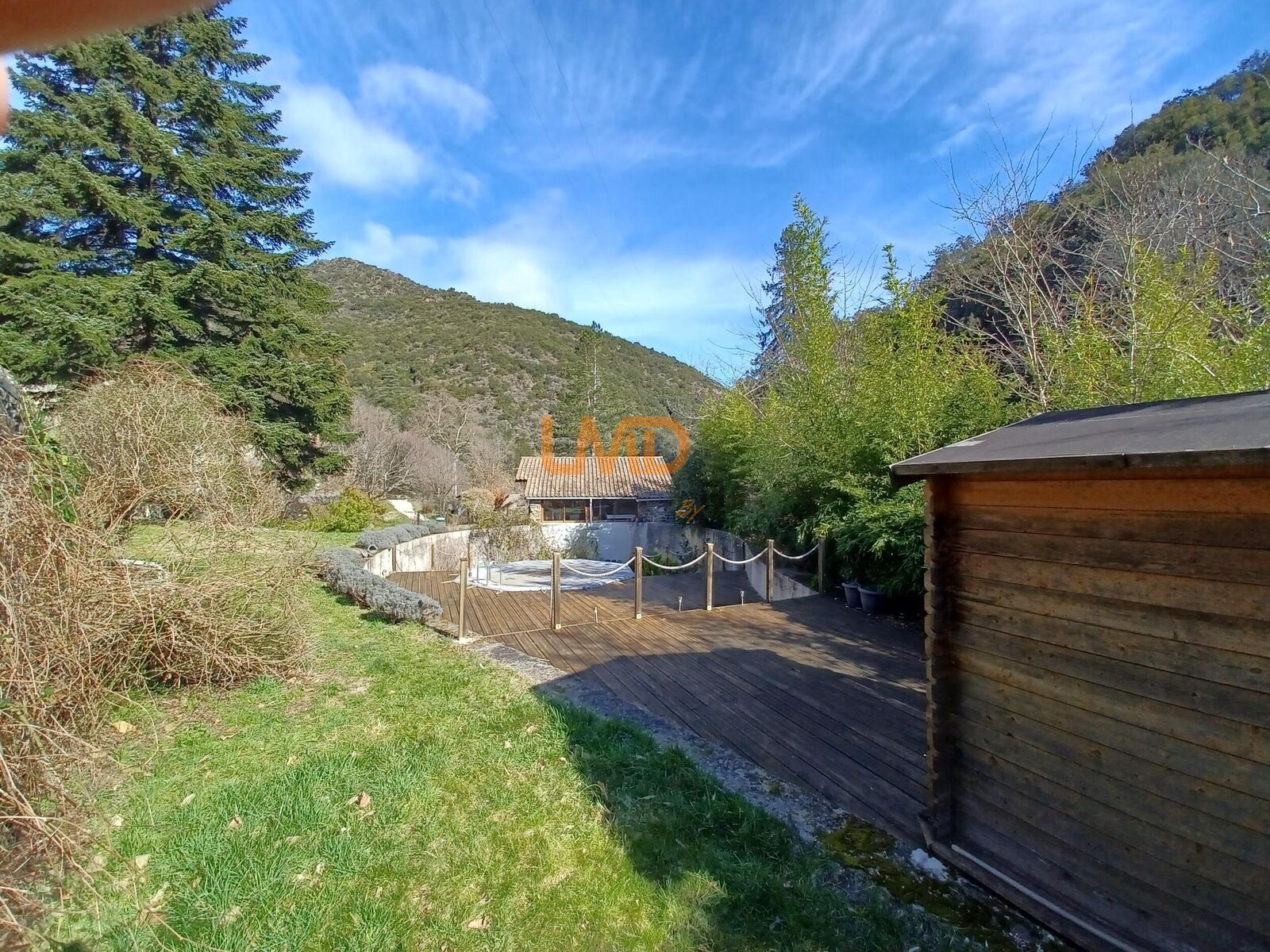 Maison - Terrain de 690 m² - Cadre Enchanteur - Chalet