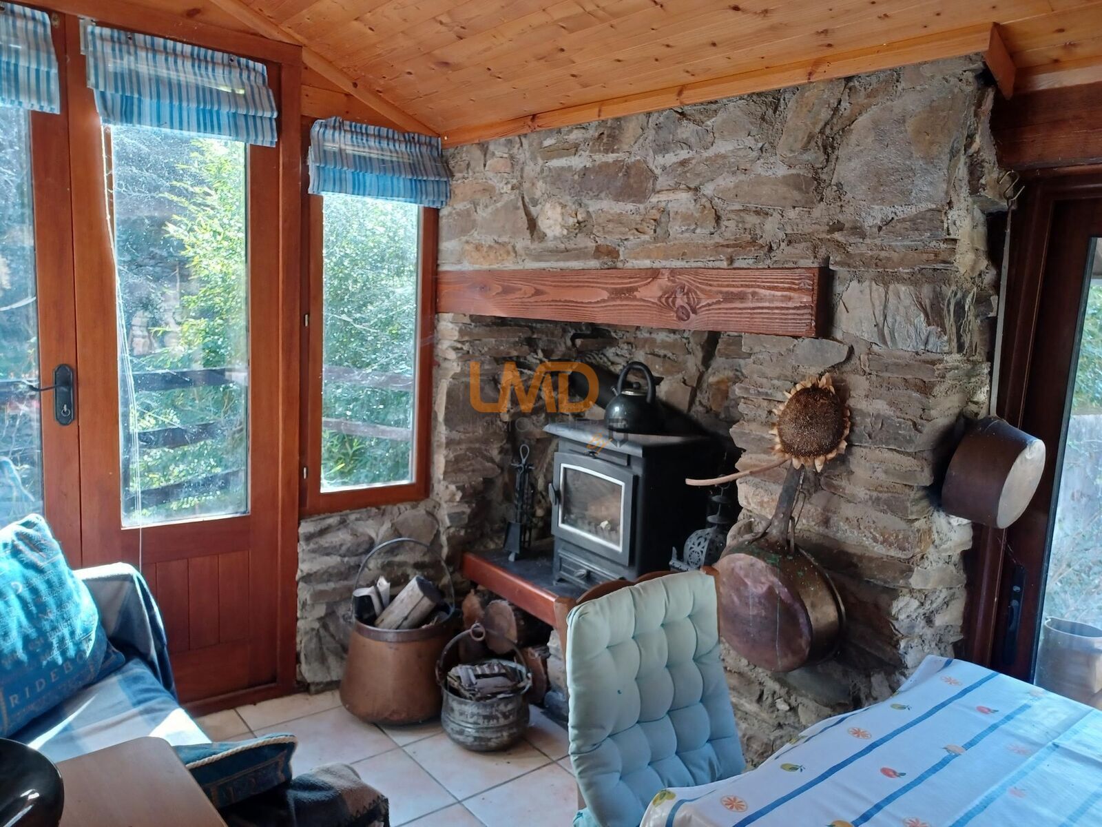 Maison - Terrain de 690 m² - Cadre Enchanteur - Poele a bois - acces terrasse 1