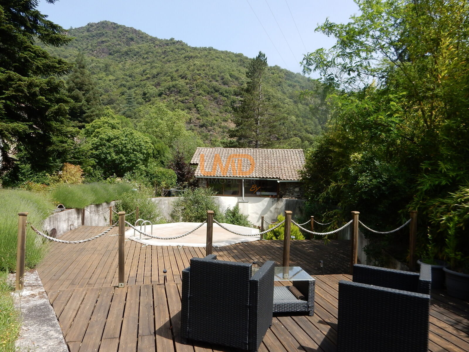 Maison - Terrain de 690 m² - Cadre Enchanteur - 1 maison a vendre