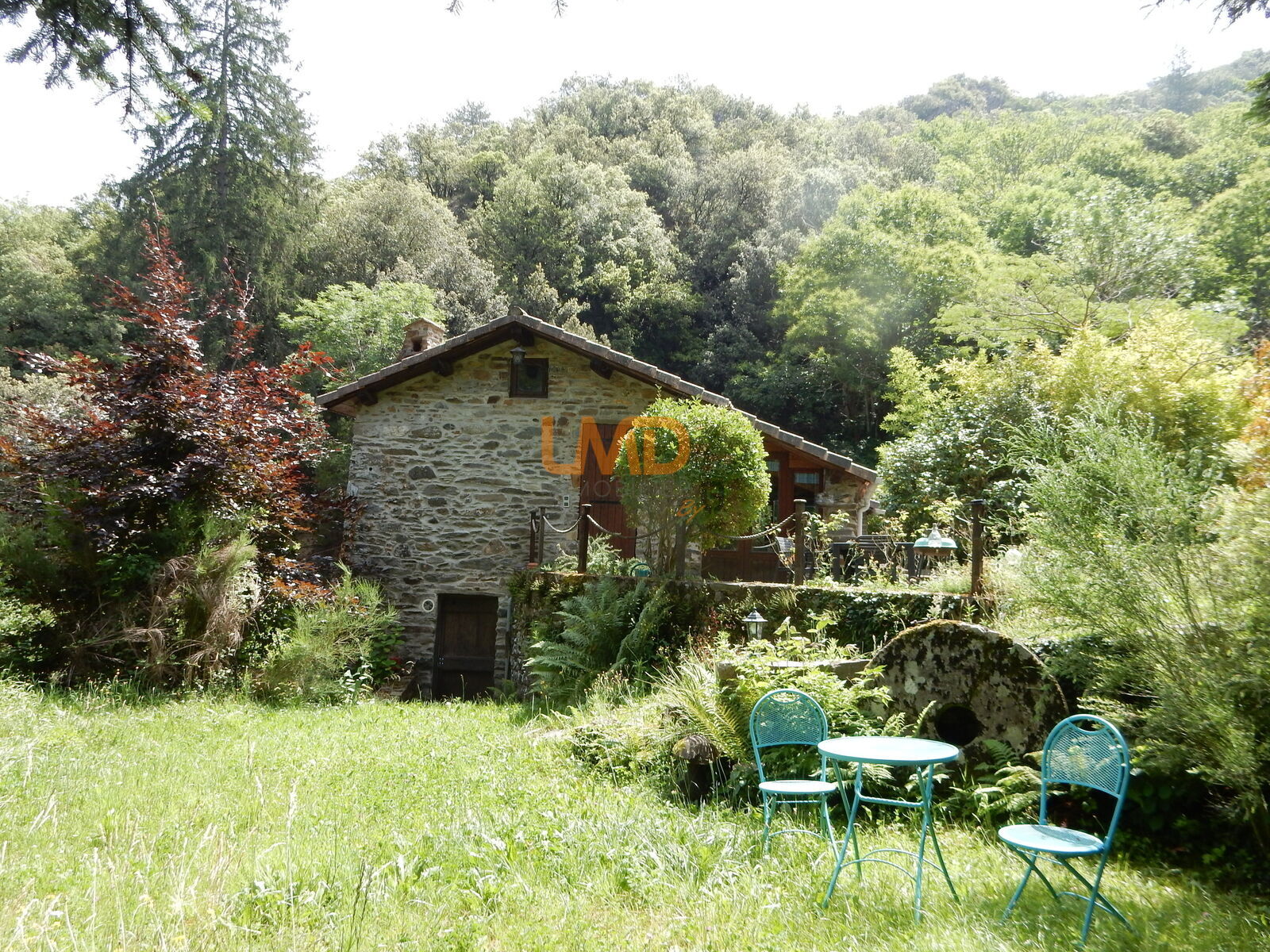 Maison - Terrain de 690 m² - Cadre Enchanteur - 2 jardin