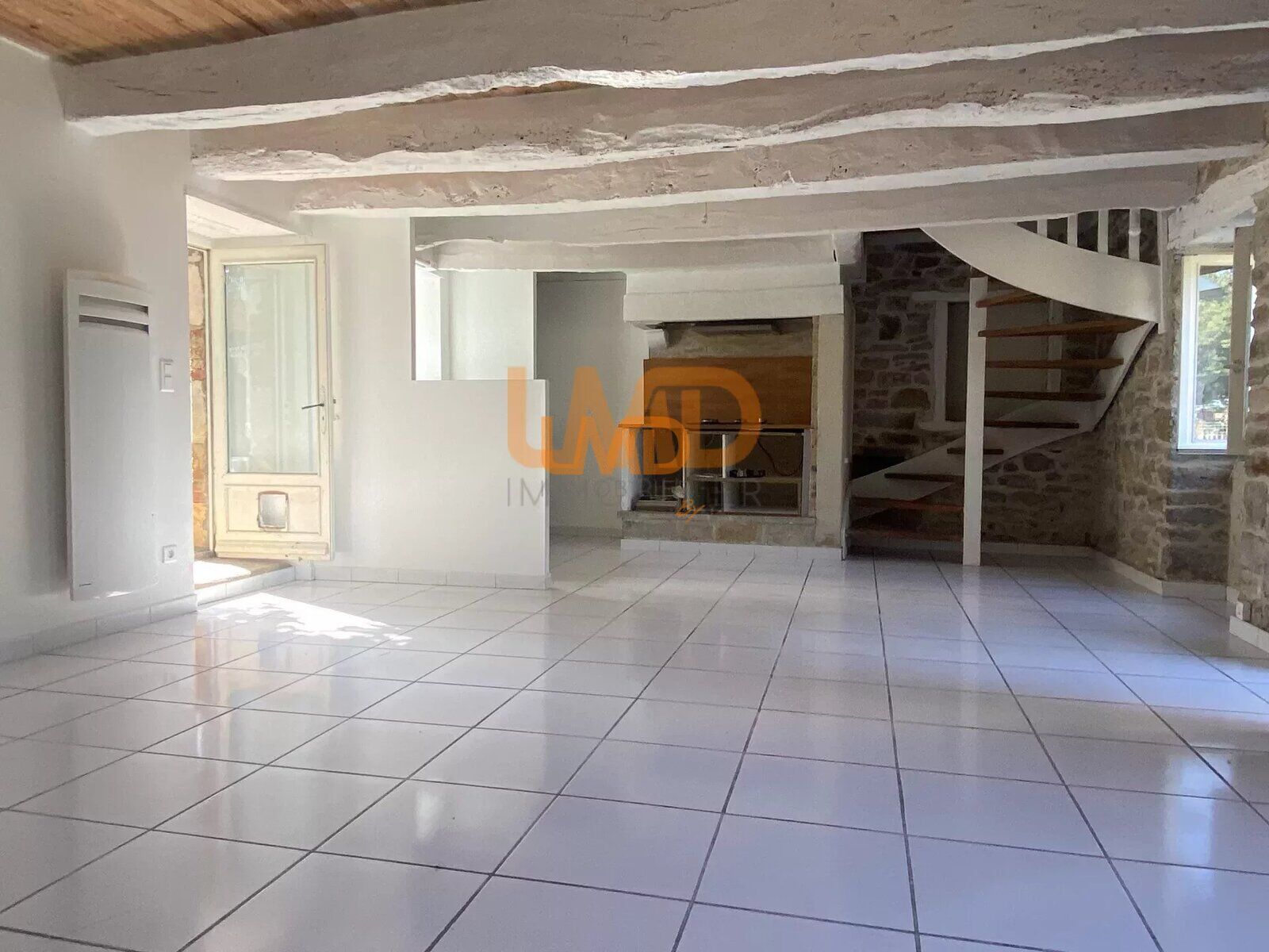 Ancien corps de ferme avec deux maisons en pierre et dépendances - eed7c3e0-9630-43df-a0d2-fea280c7f86a