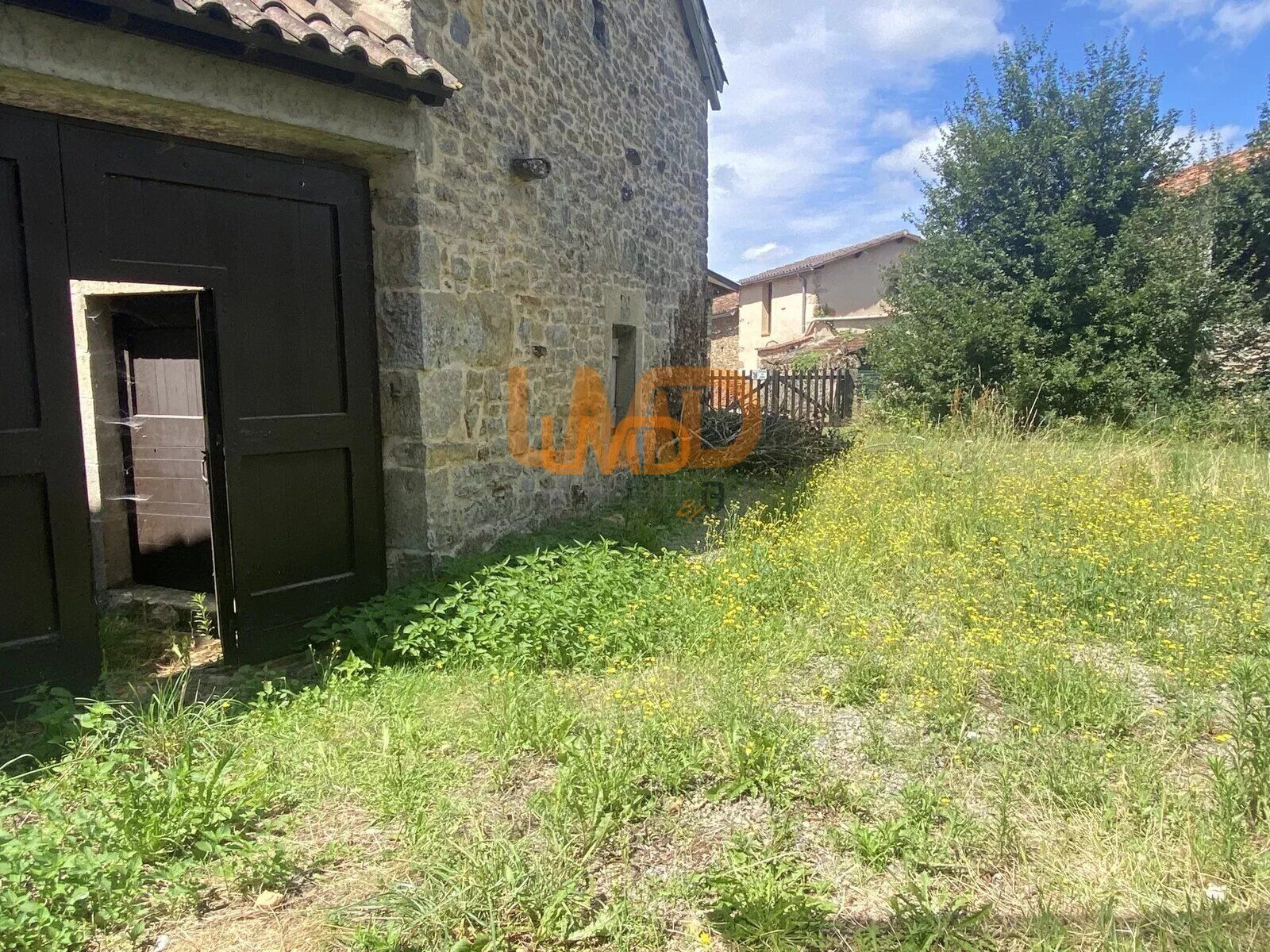 Ancien corps de ferme avec deux maisons en pierre et dépendances - bafeeb37-b9c4-42fa-b765-ac1c30816419