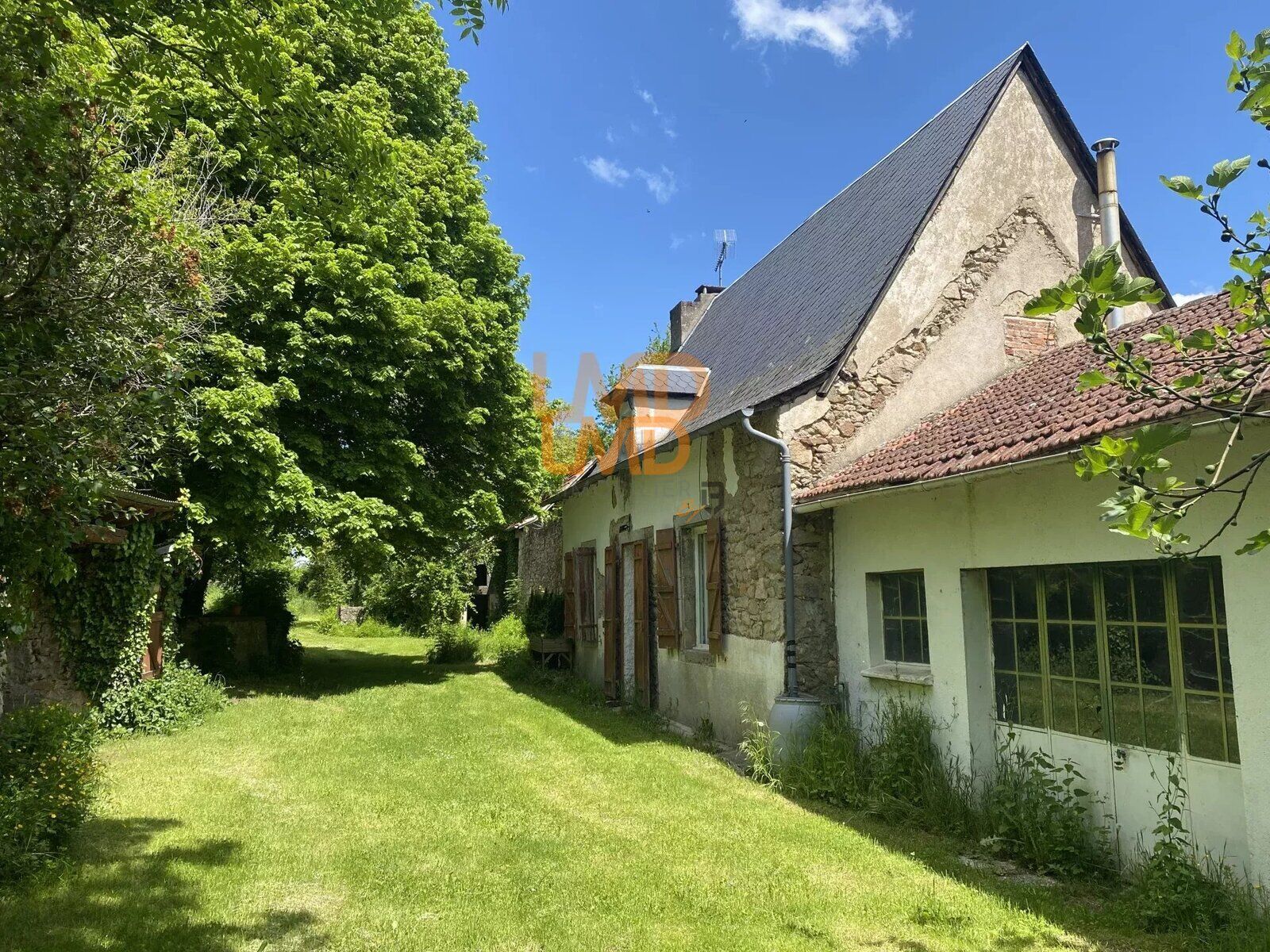 Maison sans vis à vis avec ateliers - 6a584468-87da-40e6-a426-8a250b6d3864