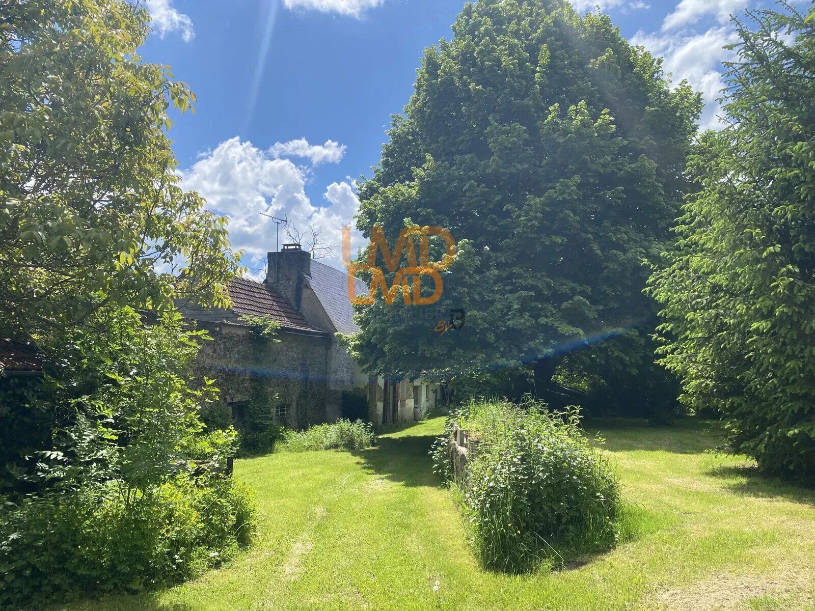 Maison sans vis à vis avec ateliers - e480695b-e9ff-4c52-9213-4efd9e821658