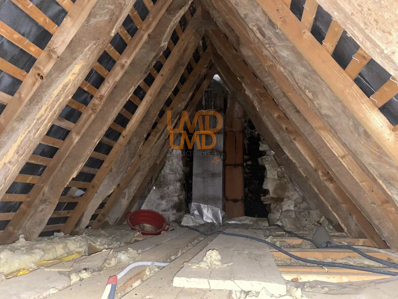 Maison sans vis à vis avec ateliers - def1ad3a-2c95-4d35-9330-003c0ad1fef2