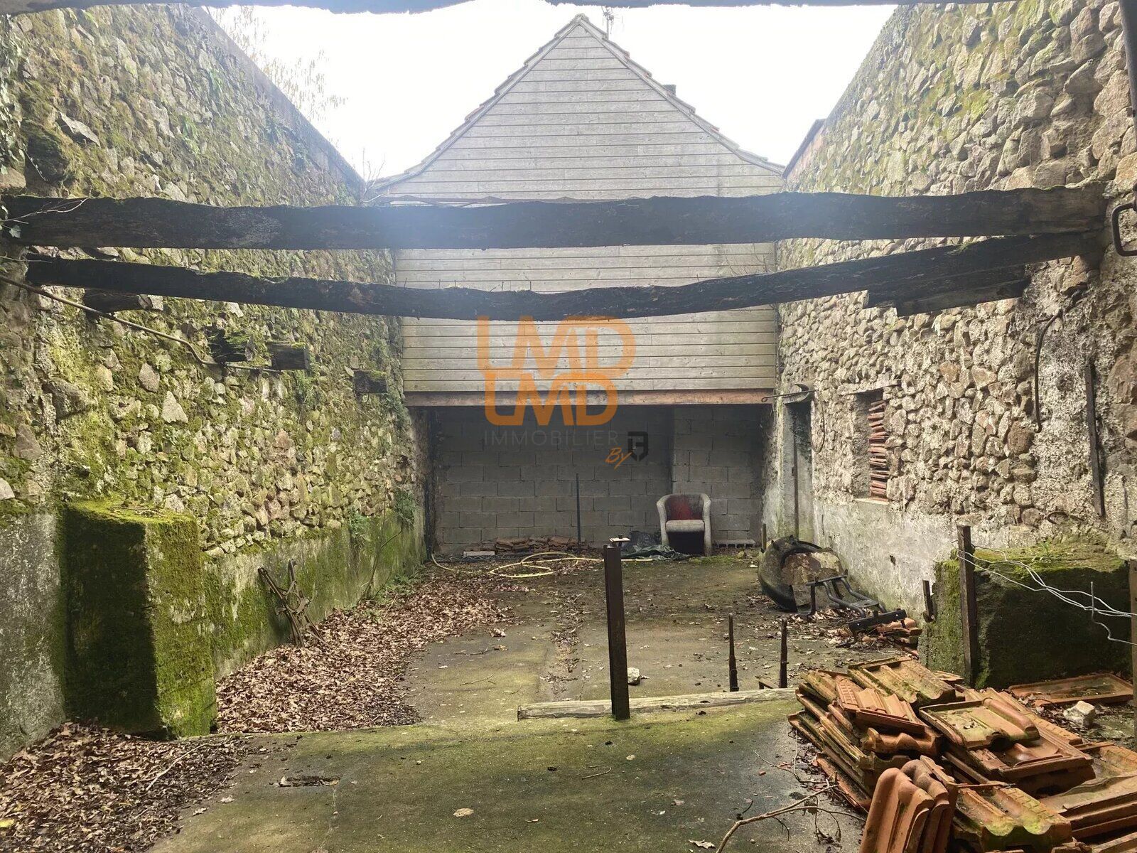 Maison sans vis à vis avec ateliers - 05fce5c2-7fdf-42c3-8ca4-ac4406a5ce13