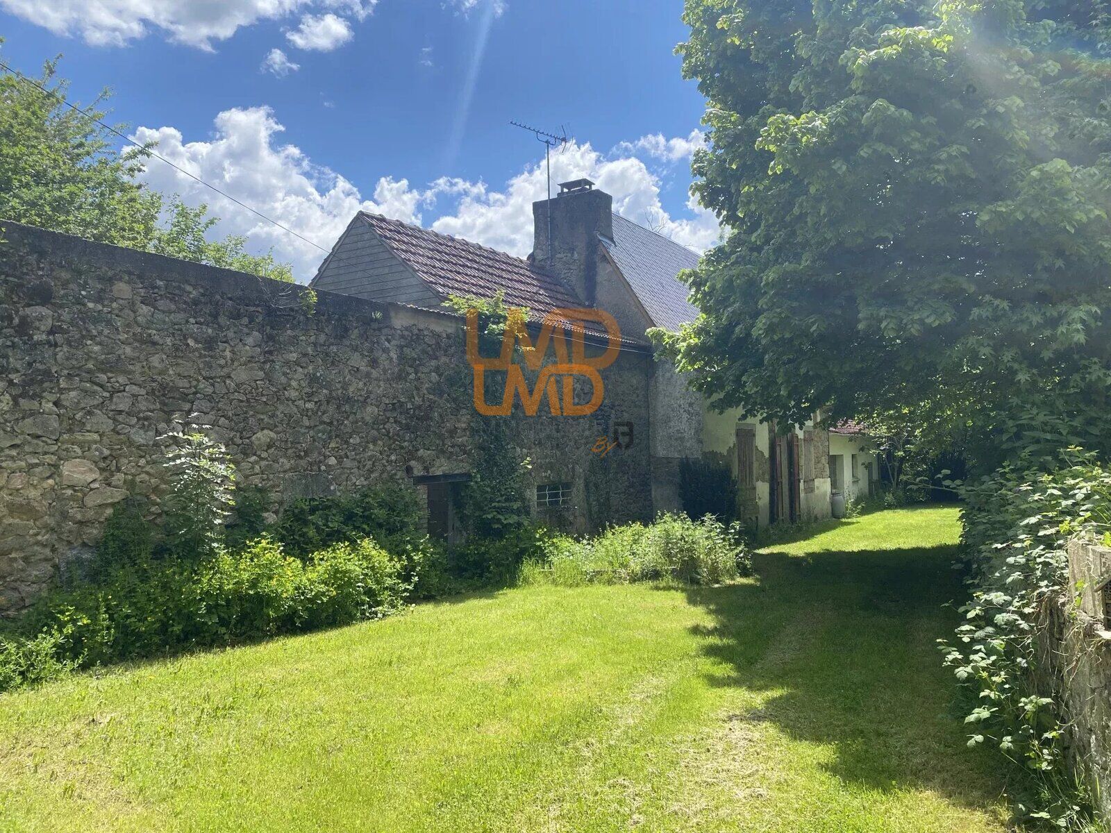 Maison sans vis à vis avec ateliers - c386d942-bae1-4e73-b6db-b83895d0f2fc