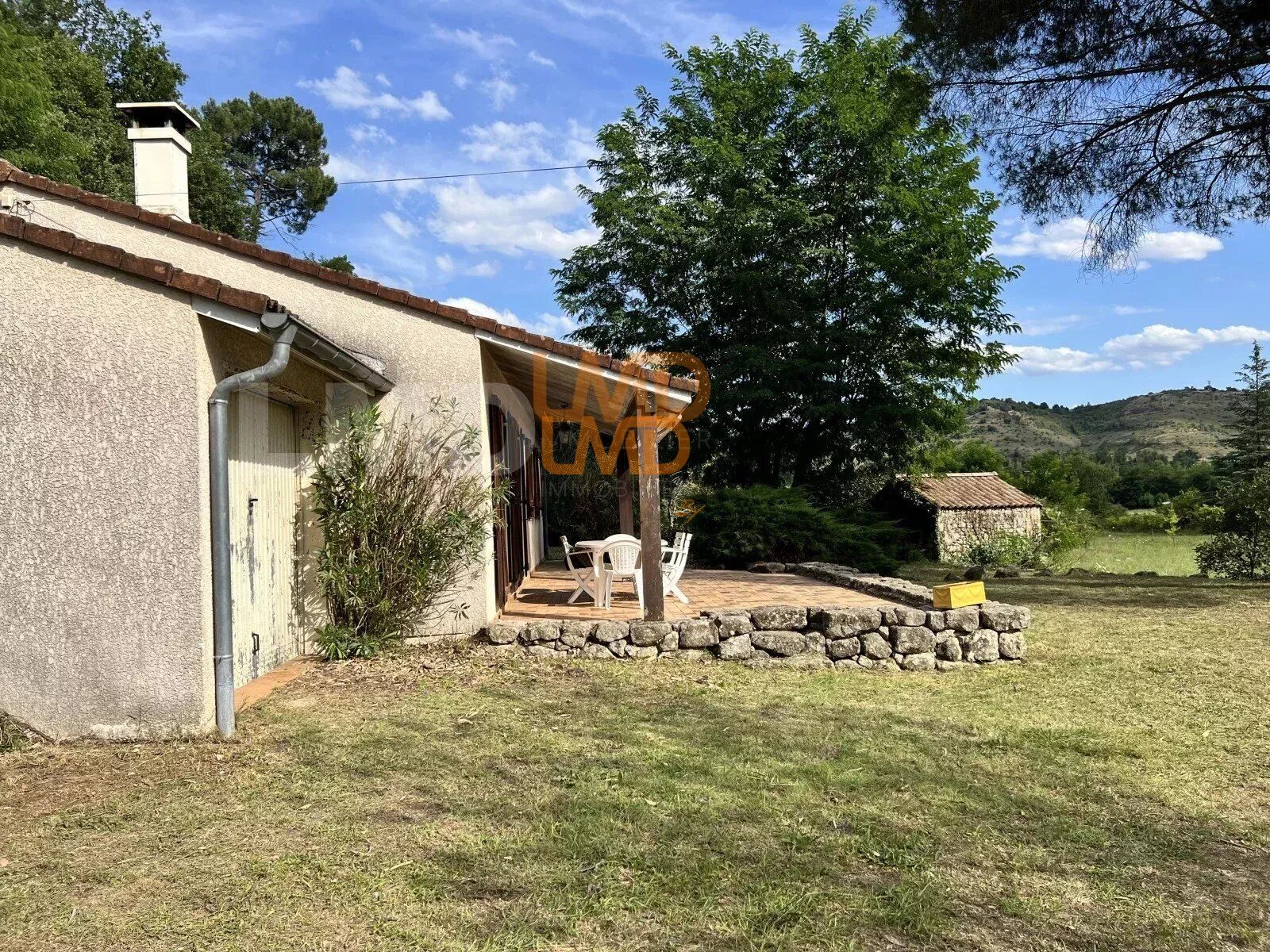 SUD Ardeche: Maison 4 chambres sur terrain arboré 2600m2 - 10e74080-a0e4-428b-afc0-92ea68d0ec56