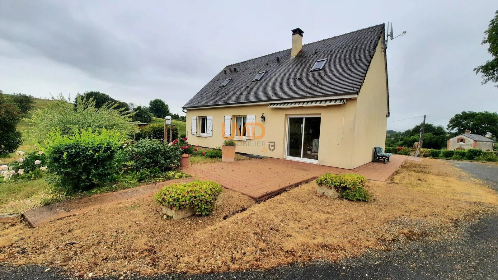 Maison familiale au calme – 2 Km Mondoubleau – 123 m² habitables - b3c269c3-8ced-4010-80d4-644d8adeb067