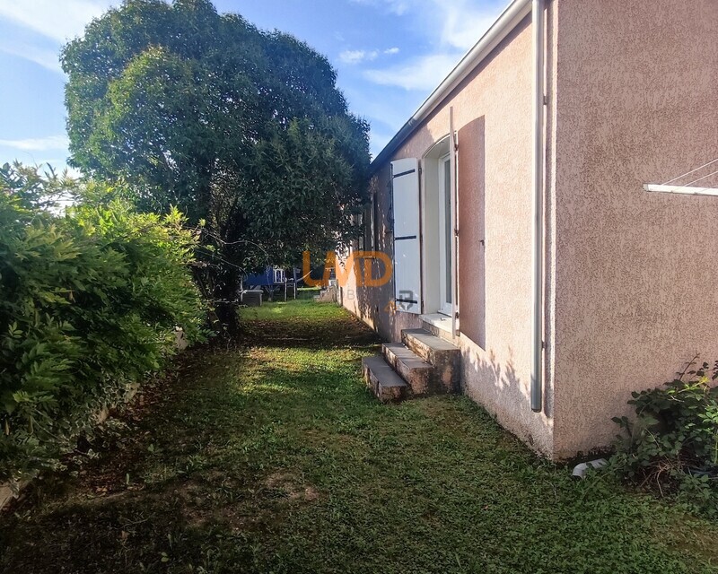 Maison plain-pied quartier calme et  proche commodités - Dérrière maison