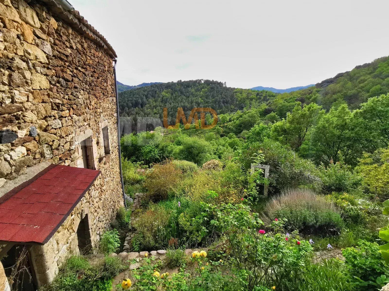 Beau mas en pierre et son gîte au coeur de la nature - 6c9ea05d-25ec-4b83-adbd-c144dbf96d3a