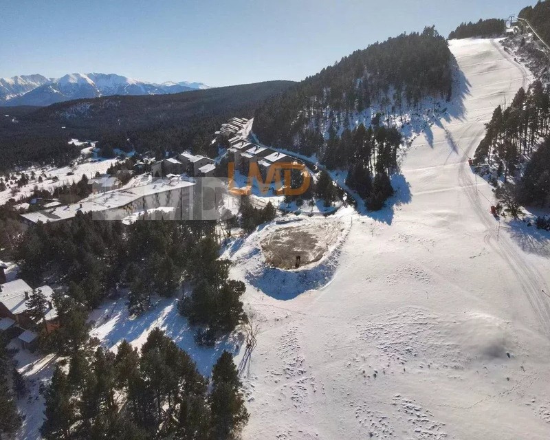 Terrain bord de piste, libre constructeur. - 94eb4e00-2805-42a3-84c9-4eb4f8c1c539