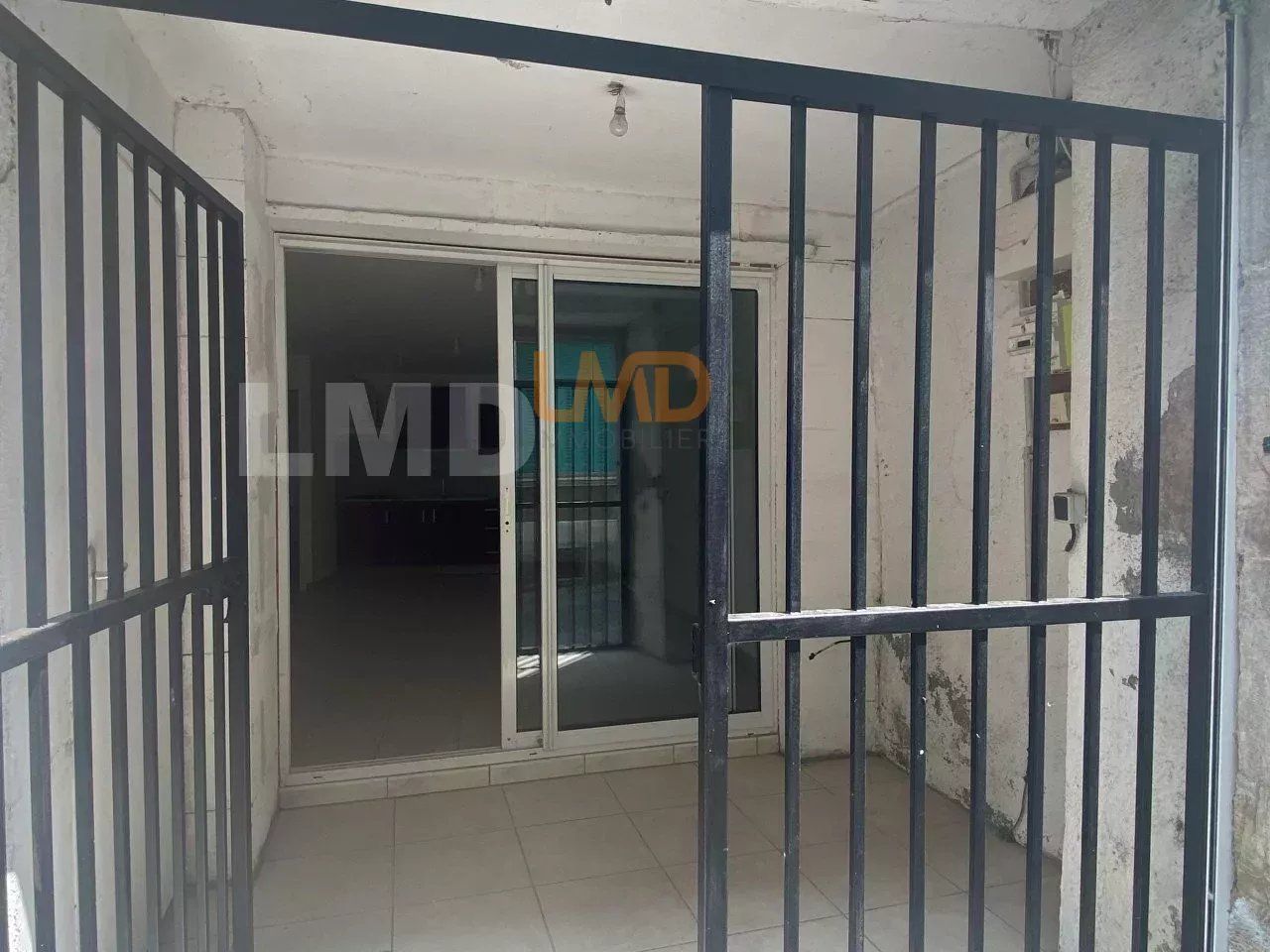 Immeuble composé de 2 appartements rénovés de type T2 et T4 - 2ba9f962-7337-413c-aa26-665374112a9f