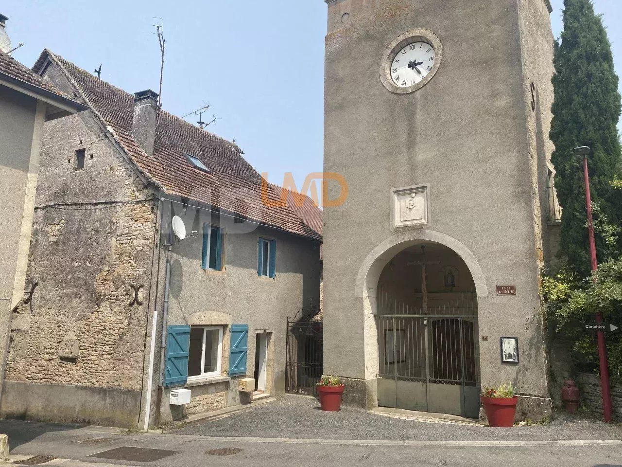 Immeuble composé de 2 appartements rénovés de type T2 et T4 - eb2b3ee3-ef1a-46fa-b8fc-0027066a90ed