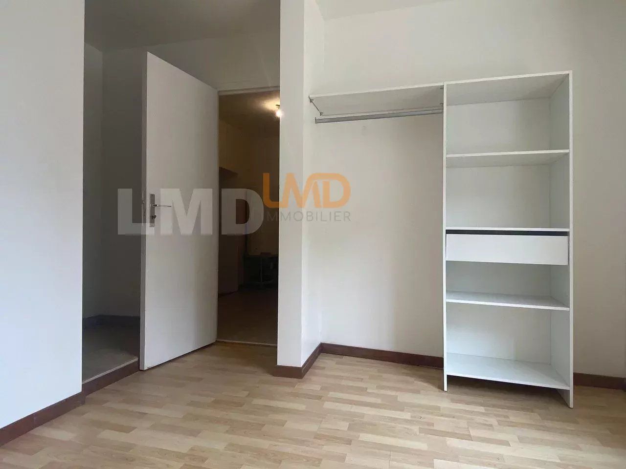 Immeuble composé de 2 appartements rénovés de type T2 et T4 - 7e83b16e-62f6-48dd-84c7-025ddc602e0f