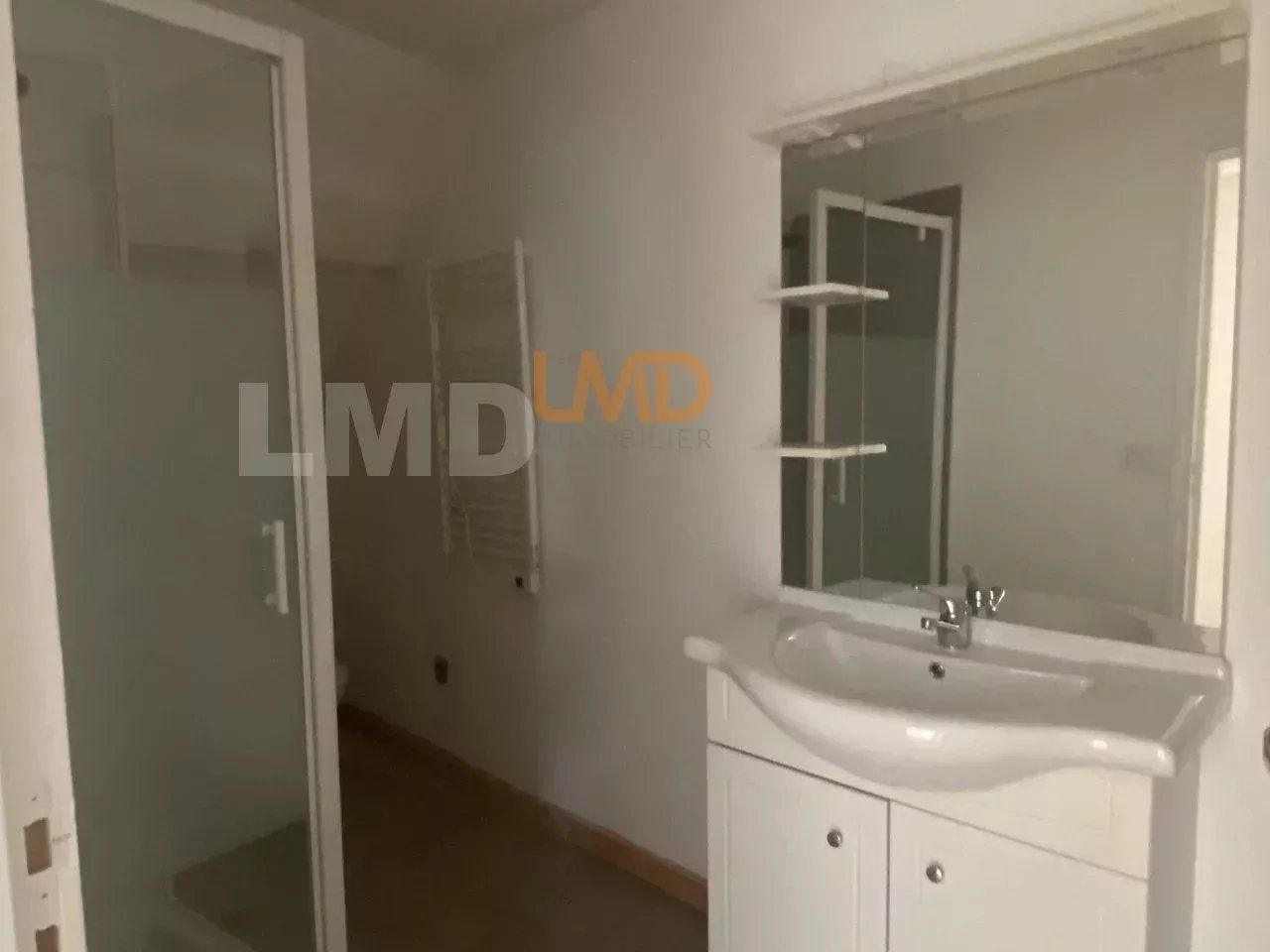 Immeuble composé de 2 appartements rénovés de type T2 et T4 - 4cd92f80-01e2-42ec-93e5-817fea094ade