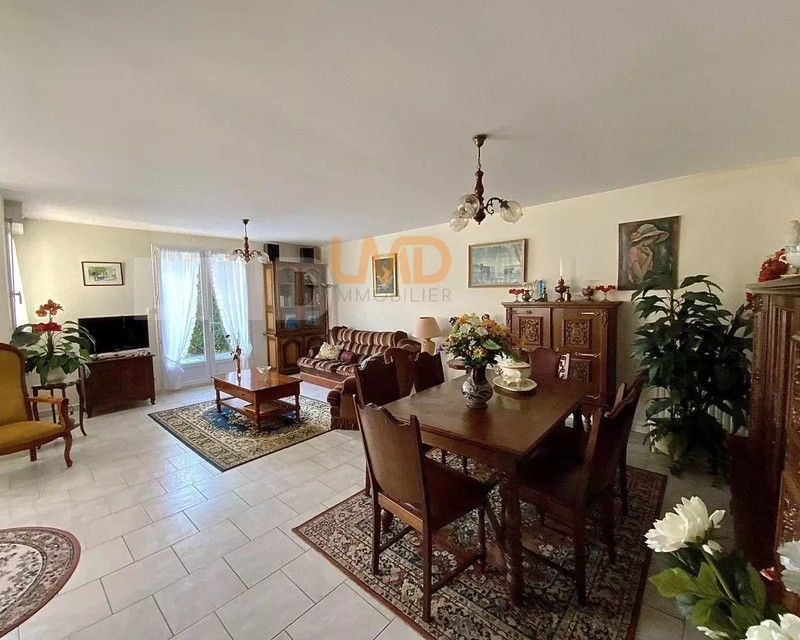 8 mn de Bélâbre - 990de8e1-f01d-4d65-bd94-2543ebcb05f0