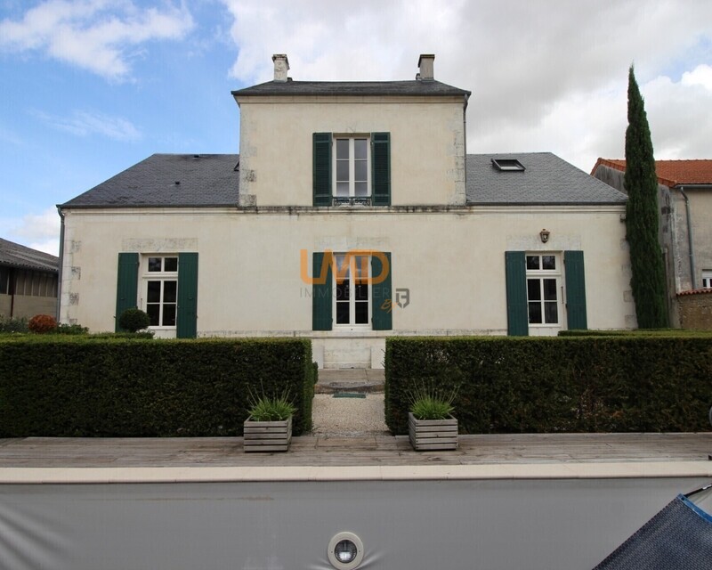 Maison Bourgeoise St Jean d'Angely - Exposio 133020487