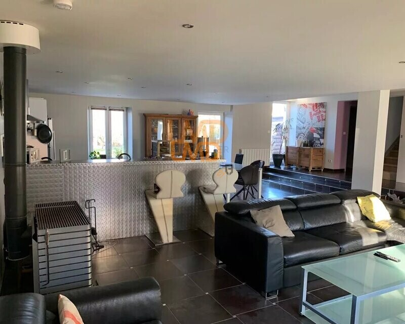 Maison indépendante 234 m2 - 55118b95-6c4e-4dfd-8f09-bf4a6e67e6b1