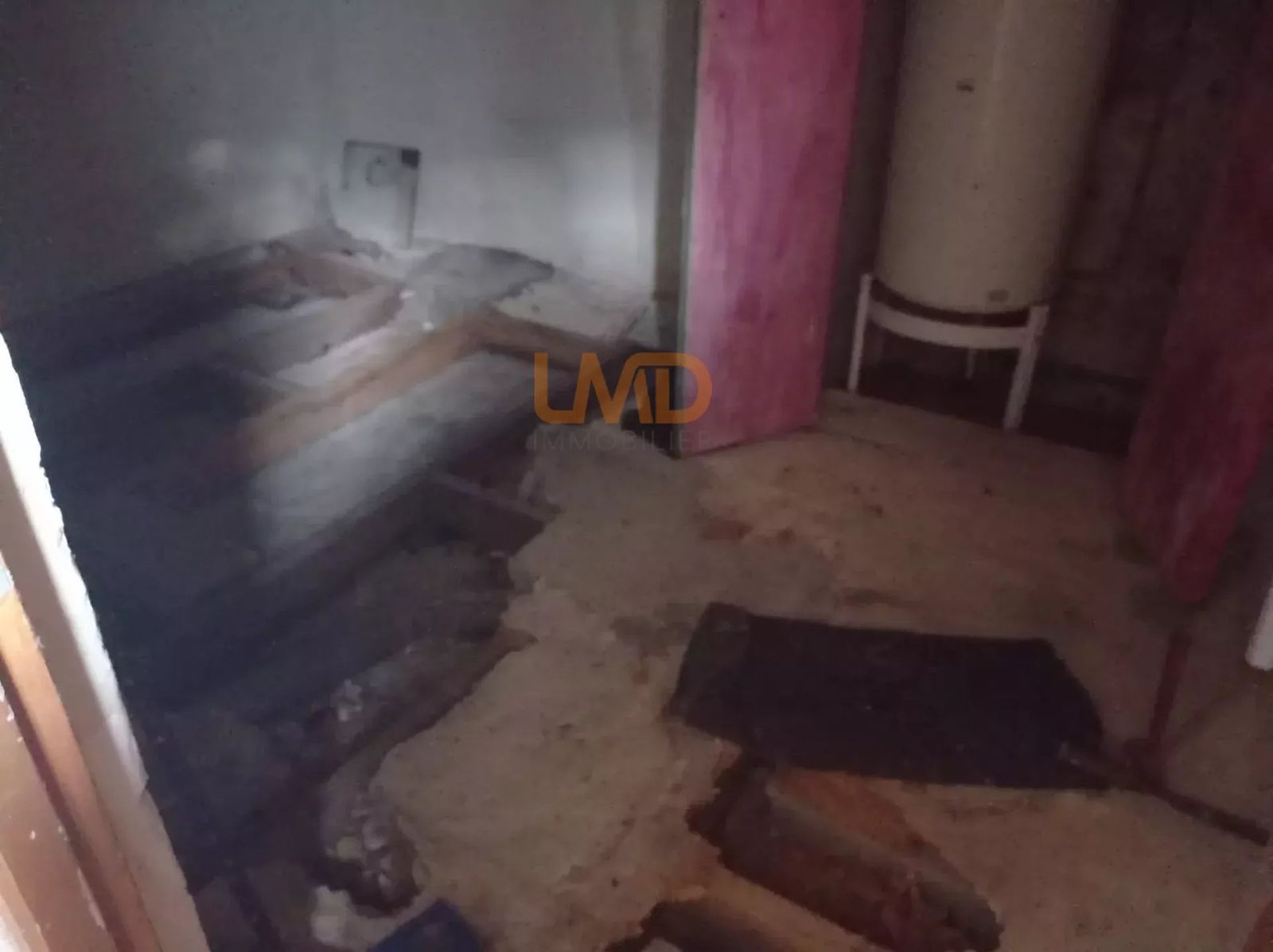 Maison à rénover intégralement - 828699ac-7107-4049-99b0-f9b99fbcc031