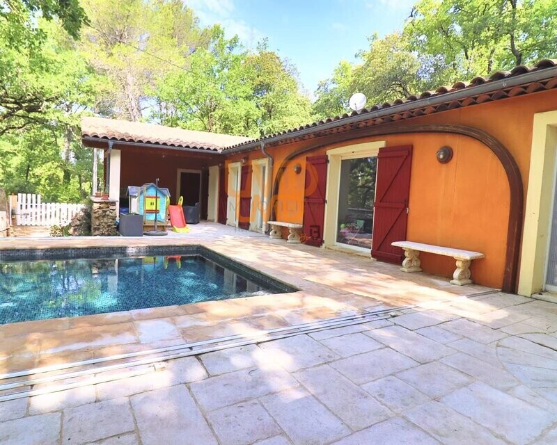 Signes: Maison plain-pied T5 165m2, terrain 1700m2 - Signes: T5 165m2