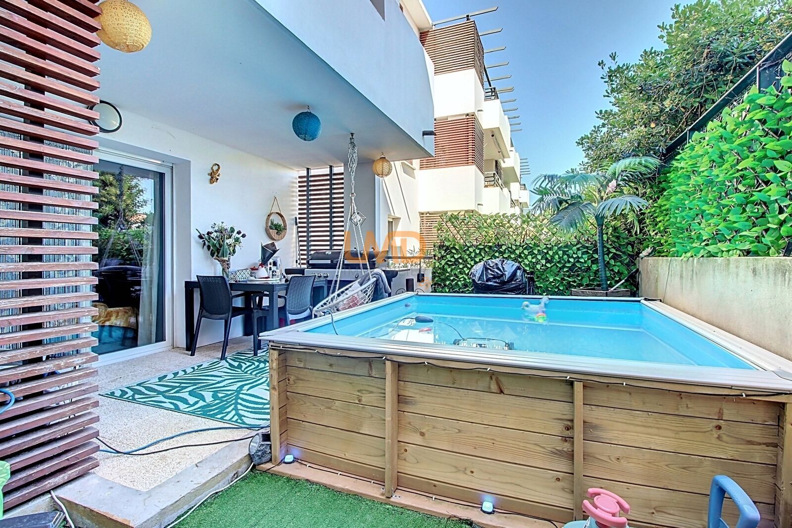 Appartement de type 3 de 60m² avec piscine et parking privé - 1