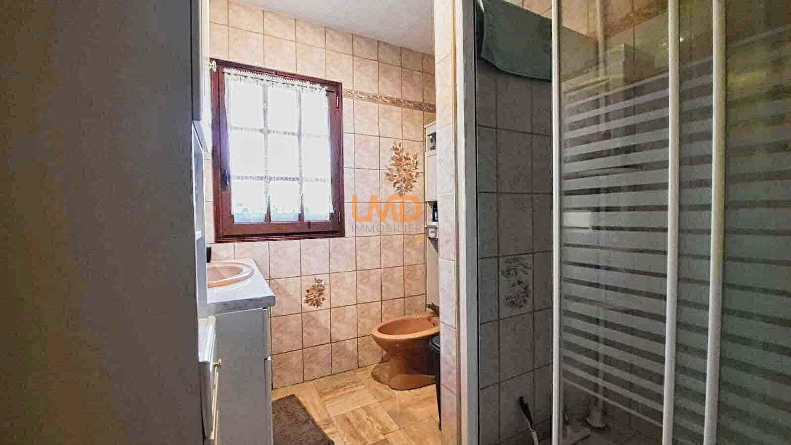 Maison 4 Chambres- 10 min TGV - 10 MIN Vendôme  - Salle d eau