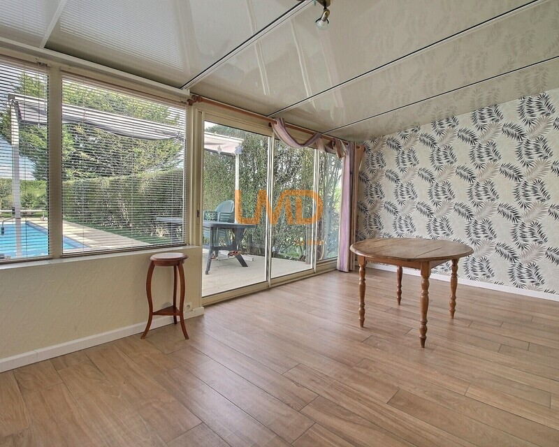 Maison 5 pièces 120 m² avec piscine et jardin – Saint-Jean-d’Angély - Exposio 133653271