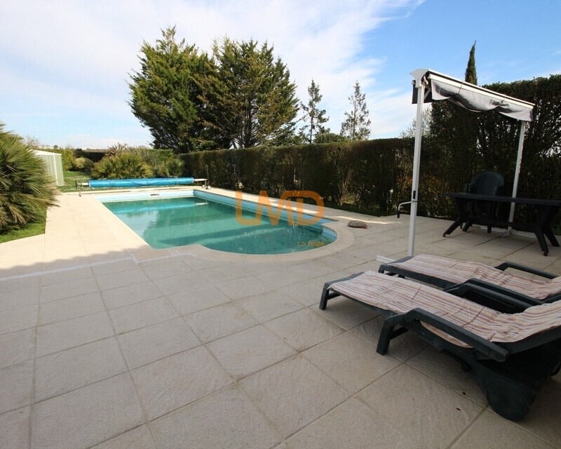 Maison 5 pièces 120 m² avec piscine et jardin – Saint-Jean-d’Angély - Exposio 133653294