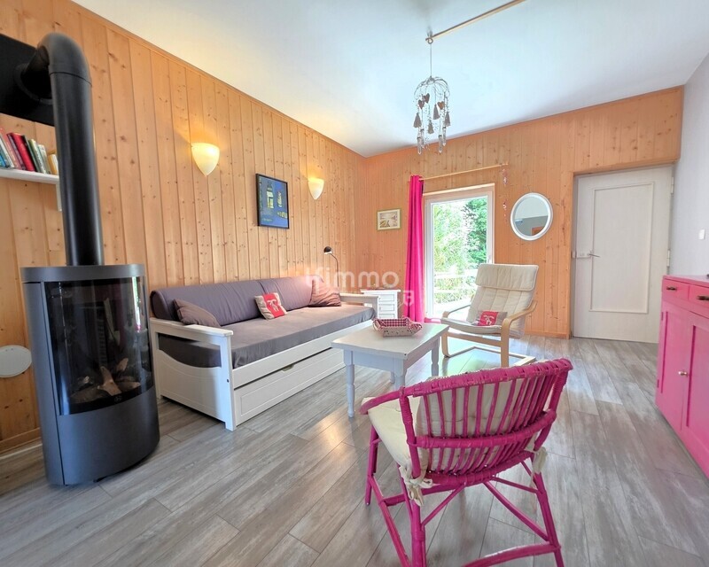 Ancienne scierie réhabilitée – 500 m² habitables et terrain de 13 ares - salon petit gite