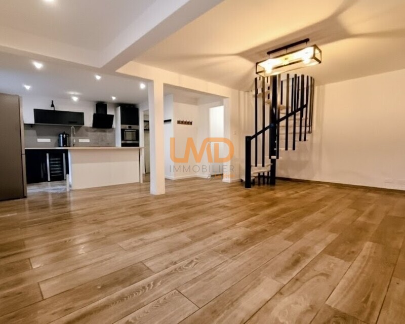 Maison de village rénovée, 3 chambres, localisation idéale - Pièce de vie