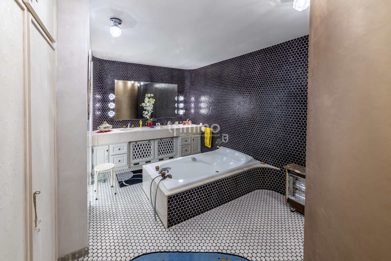 Maison dotée d'un grand cachet, au cœur d'un sympathique village. - 06 novembre 2024-16295c9a0651-hdr