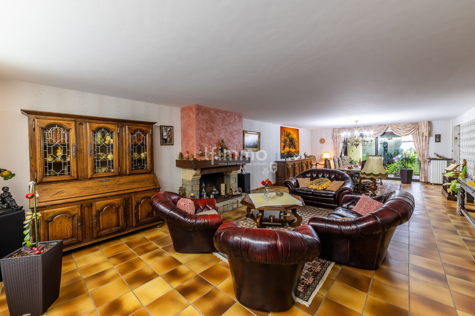 Maison dotée d'un grand cachet, au cœur d'un sympathique village. - 06 novembre 2024-16445c9a0684-hdr