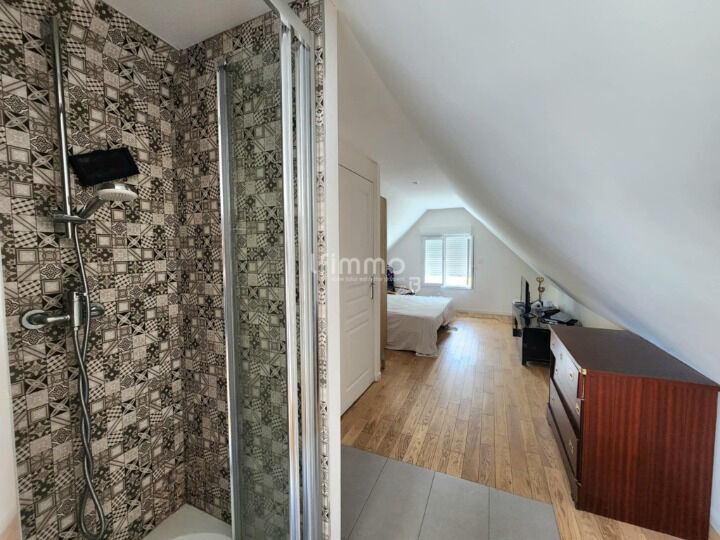 Maison avec jardin arboré  - 2b61af79-8918-44a3-90f8-cea2fd4833ce cleanup