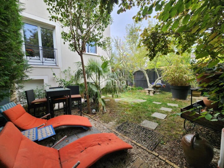 Maison avec jardin arboré  - 37629b27-af91-4d0e-8929-6c089609133f cleanup