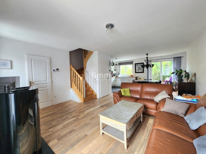 Maison avec jardin arboré  - D317af3f-9c47-4a0f-8cb1-8c93a1027897 cleanup