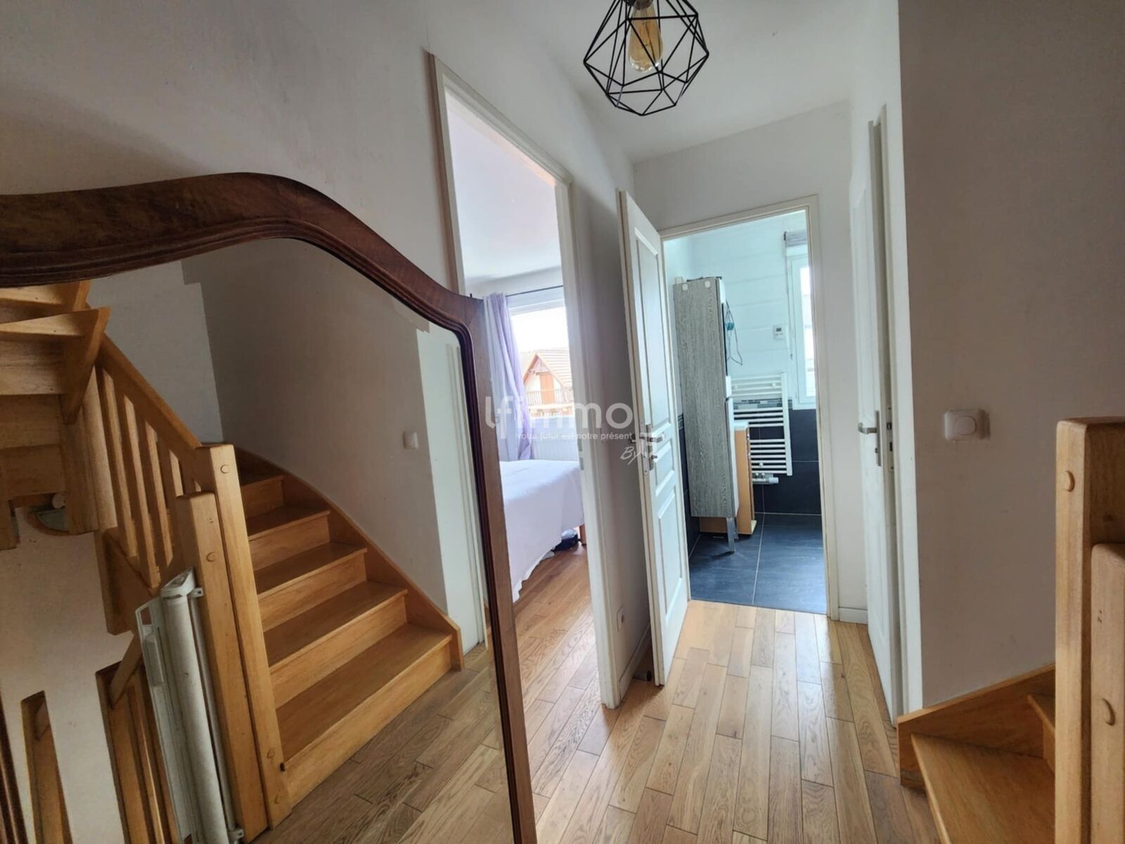 Maison avec jardin arboré  - 563159f1-0e34-4950-9538-e0d300db8ed5