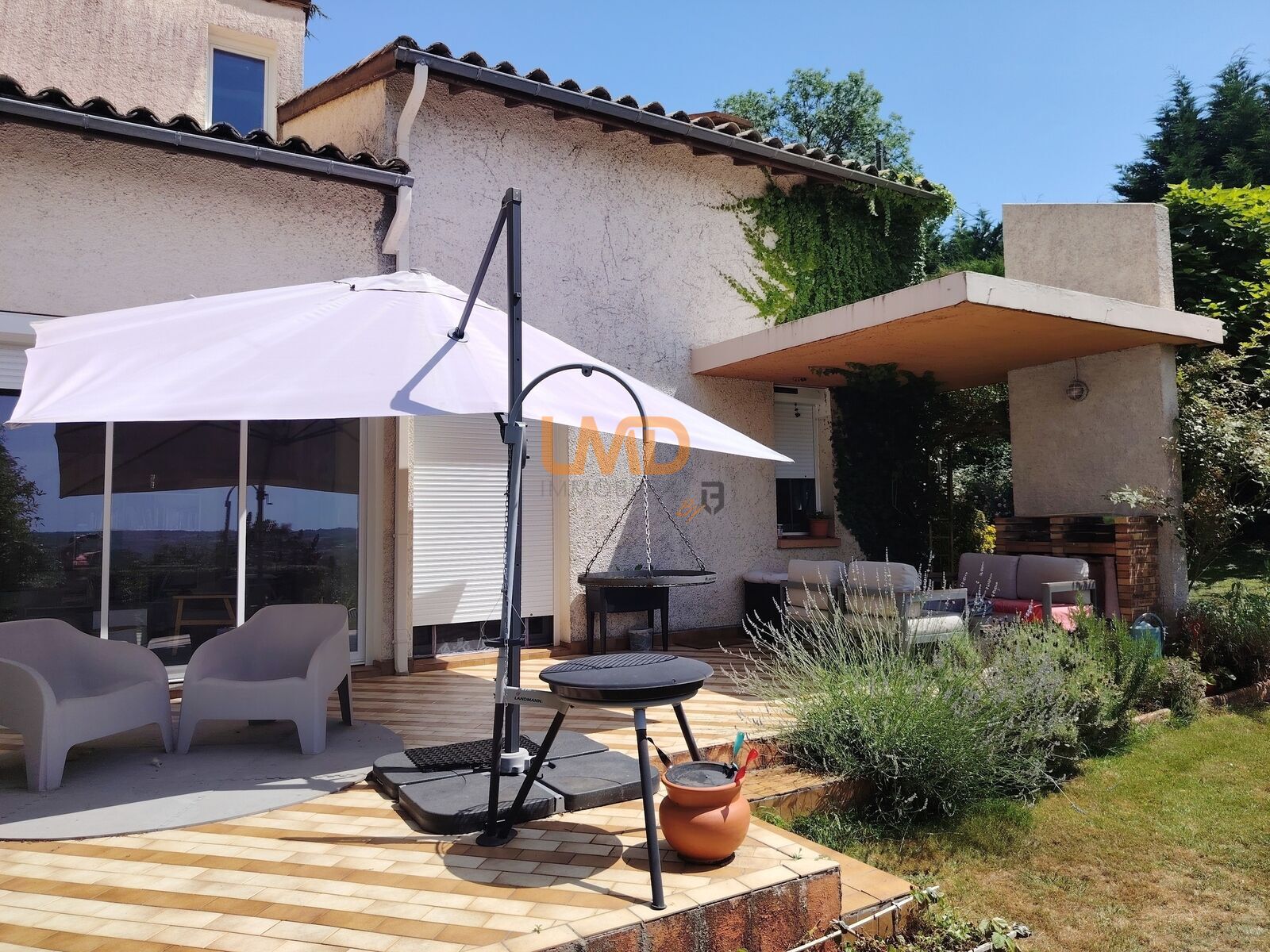 Maison d'architecte sans vis à vis avec vue panoramique - 1-villefranche de rouergue-6 chambres grand jardin-proche commodité