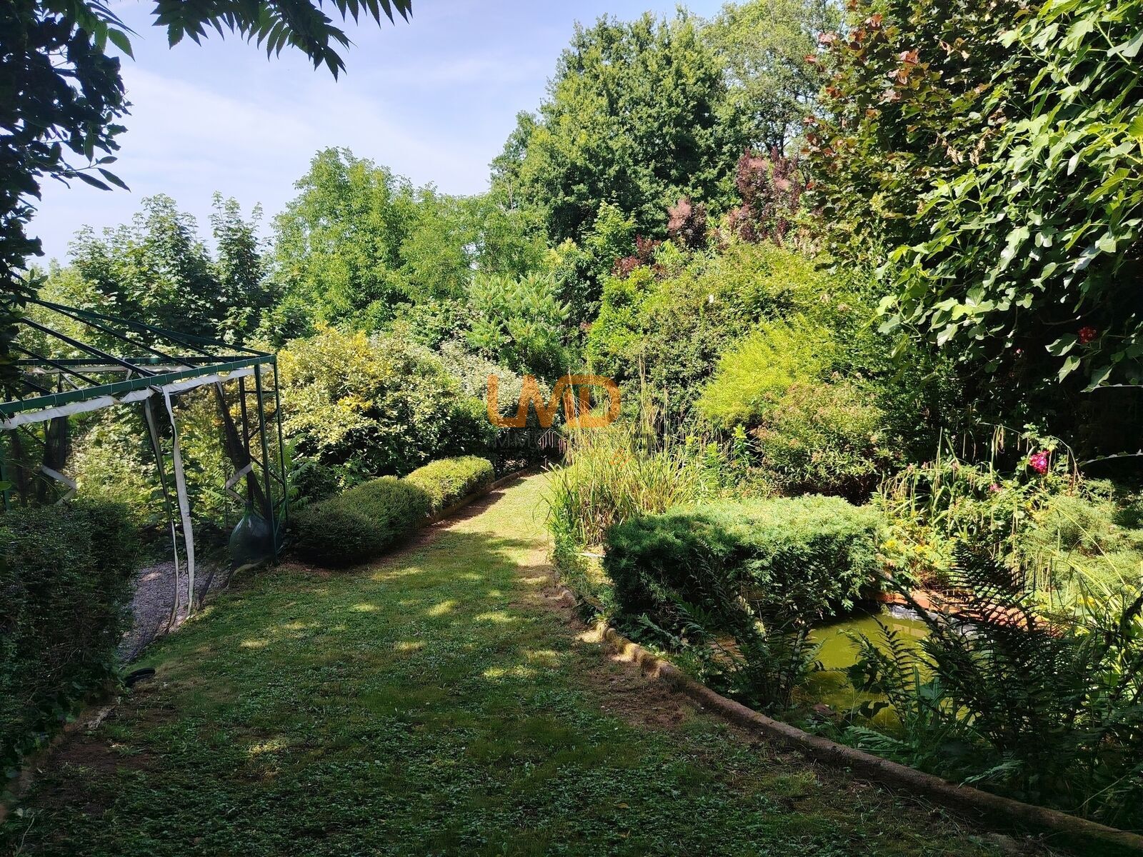 Maison d'architecte sans vis à vis avec vue panoramique - 17-villefranche de rouergue-6 chambres grand jardin-proche commodité