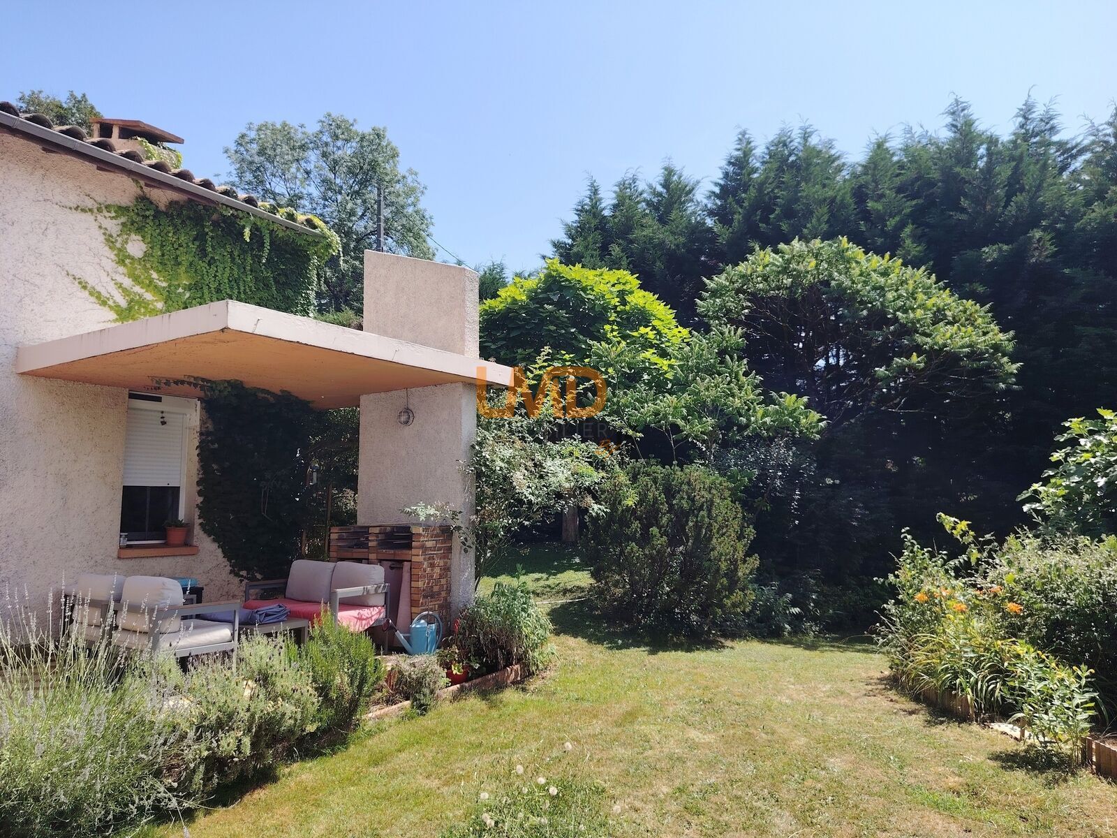 Maison d'architecte sans vis à vis avec vue panoramique - 15-villefranche de rouergue-6 chambres grand jardin-proche commodité