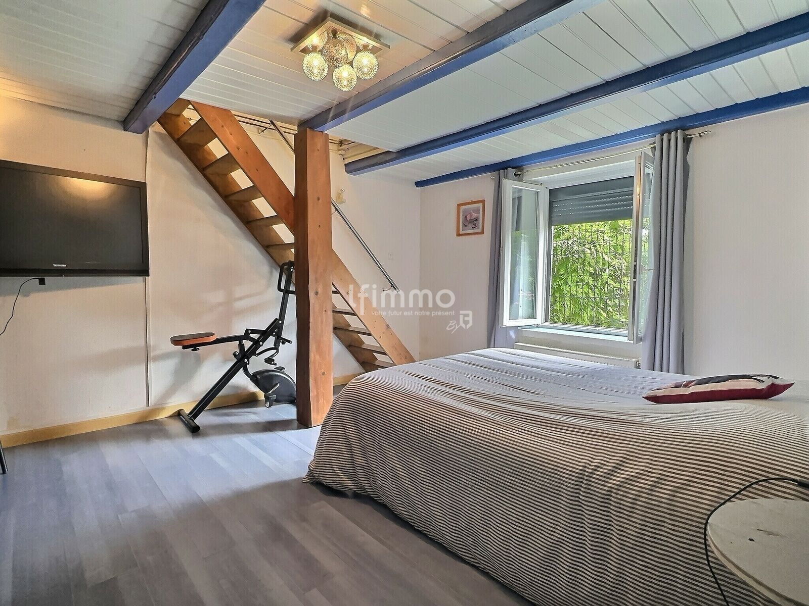 Maison T5/6 de 151 m2 avec 4 chambres  - Exposio 132640850