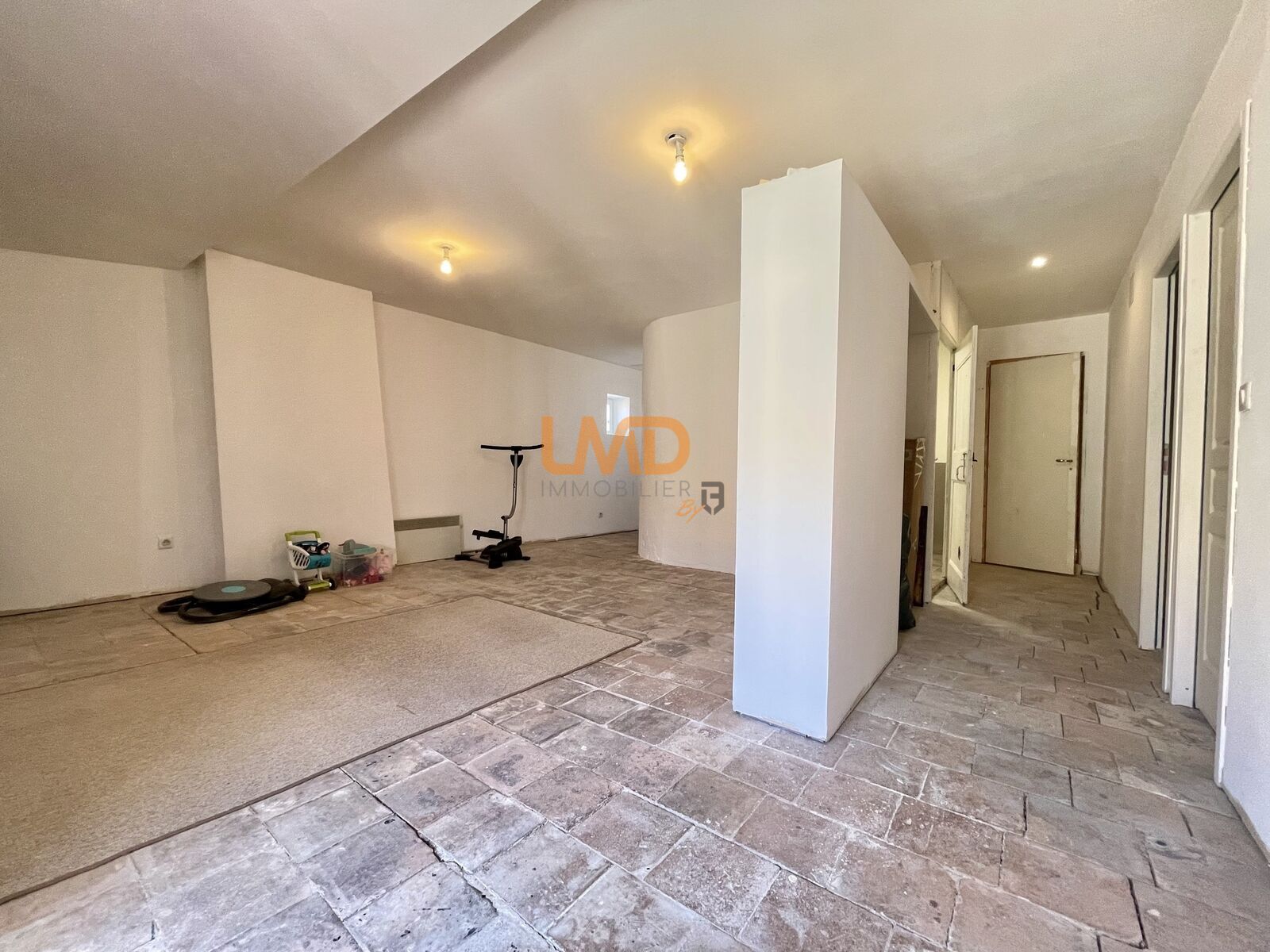 Grande maison rénovée - fort potentiel - Img 0100 2