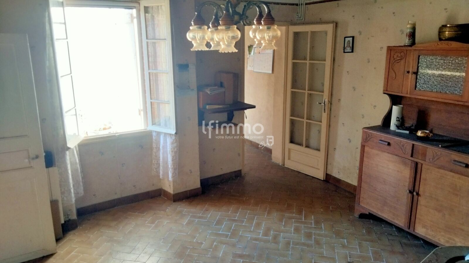 Corps de ferme à rénover aurilhan - salon